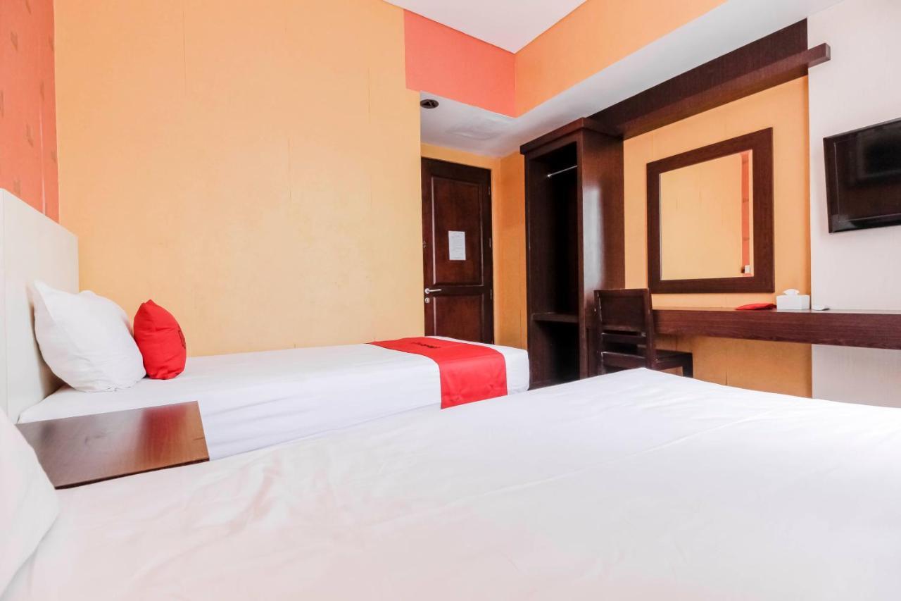 Reddoorz At La Mega Near Pasar Pagi Cirebon Hotel Exterior photo